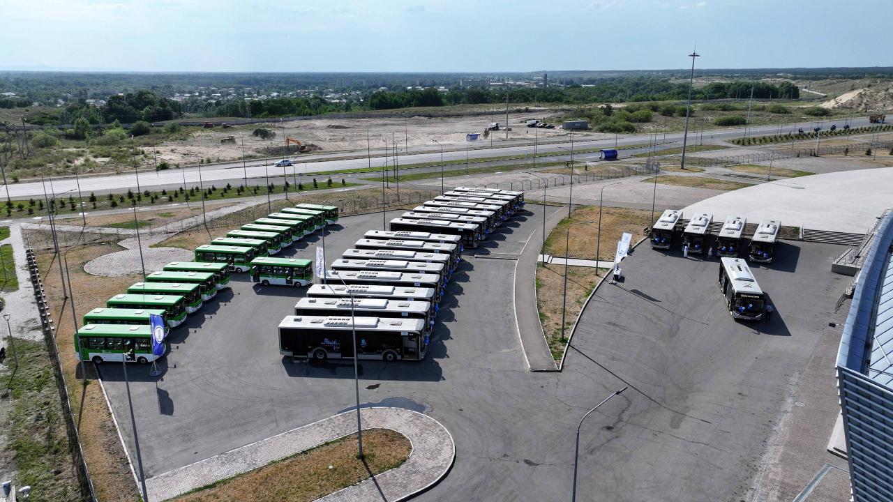 Автопарк областного центра пополнился 44 современными автобусами