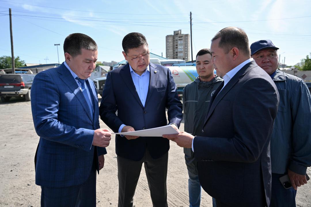 В Семее активно ведутся работы по асфальтированию улиц