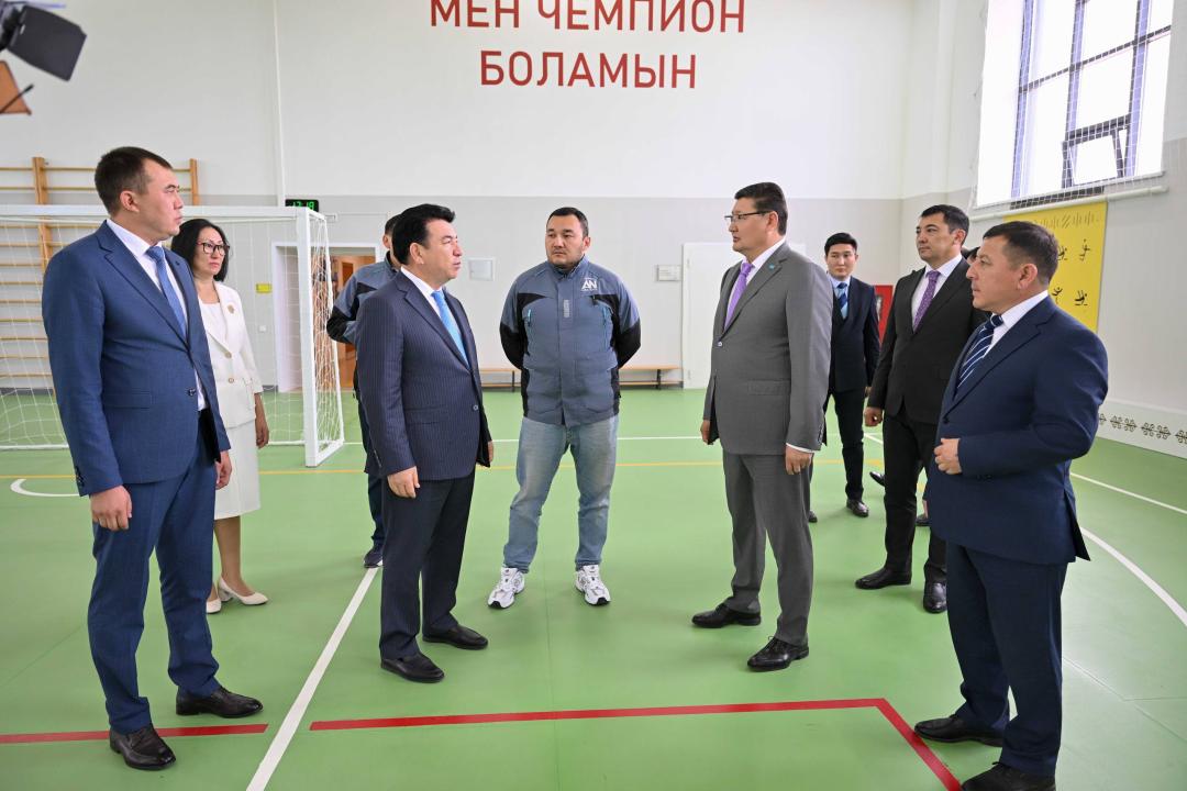 Министр просвещения посетил объекты образования города Семей