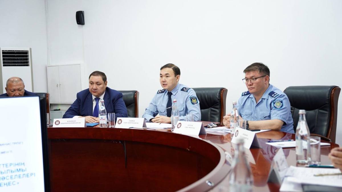 В Семее обсудили развитие юридических служб МВД 