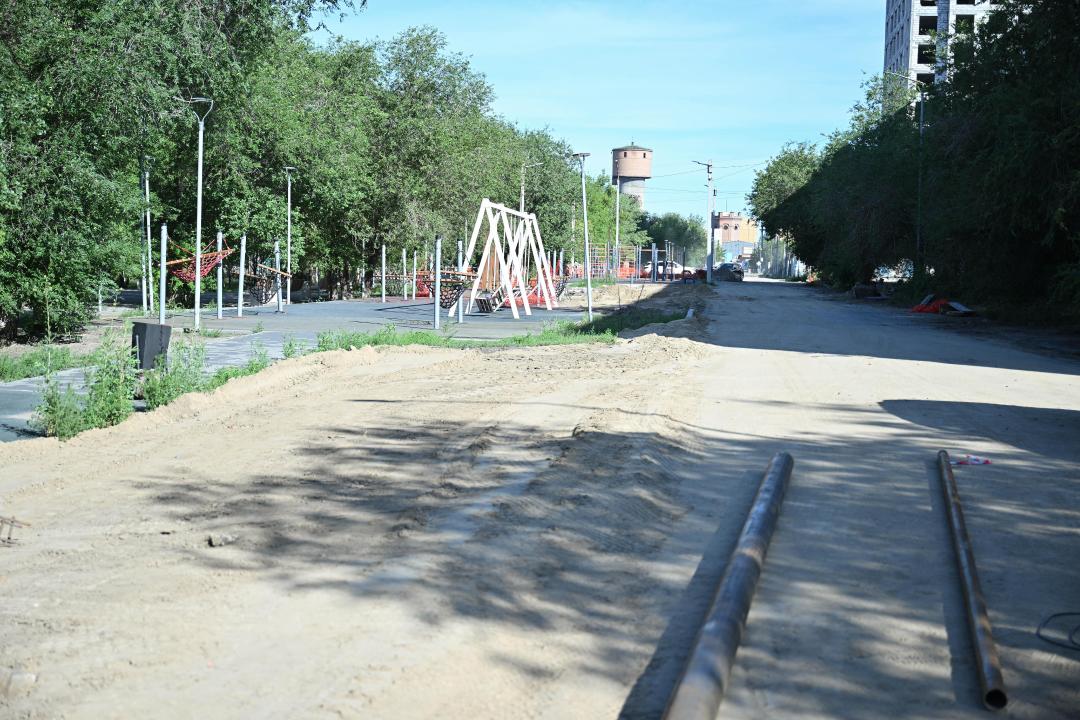 Аким области ознакомился с ремонтом теплосетей в Семее, не обновлявшихся с 1988 года