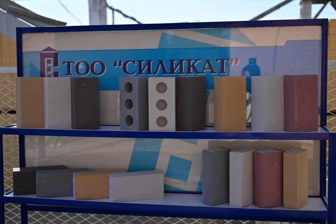 Аким области посетил предприятие ТОО «Силикат»