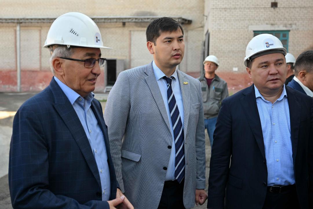 Аким области посетил предприятие ТОО «Силикат»