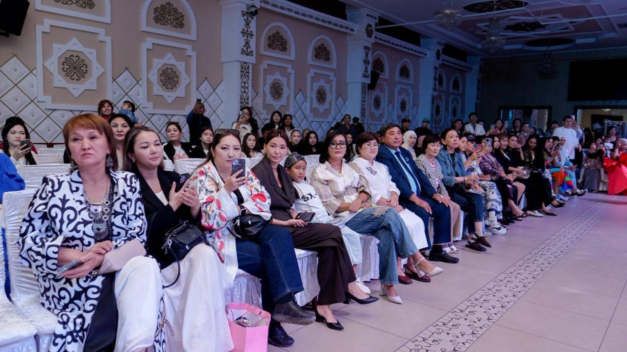 В Семее стартовал показ мод «ABAI RUKHY FASHION WEEK»