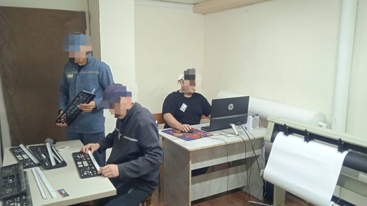 Осужденные трудоустраиваются на производстве полиграфии в Семее