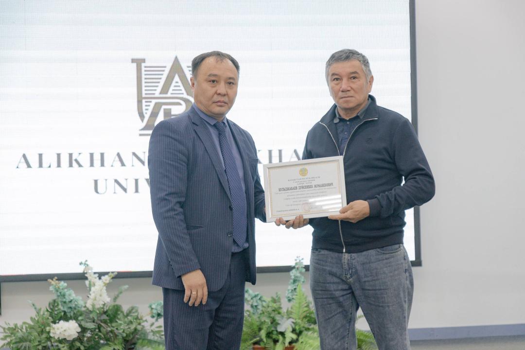 В честь Дня города в Семее наградили работников коммунальной сферы