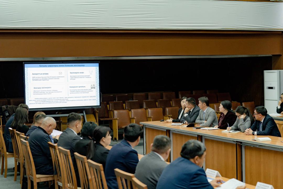 В Семее продолжаются работы по демонтажу незаконно установленных гаражей