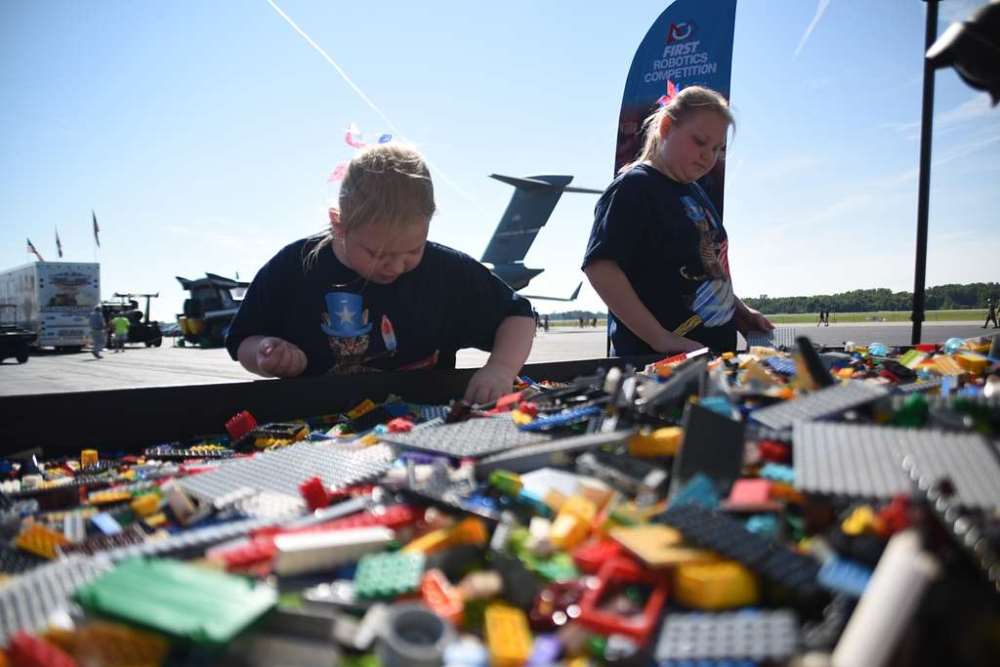 Lego - игрушка для развития интеллекта и воображения