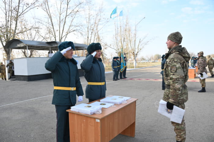 В Абайском гарнизоне состоялась церемония проводов солдат