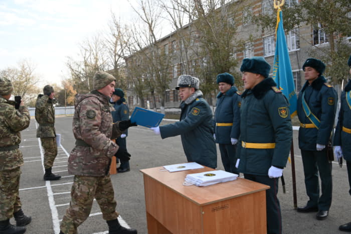 В Абайском гарнизоне состоялась церемония проводов солдат