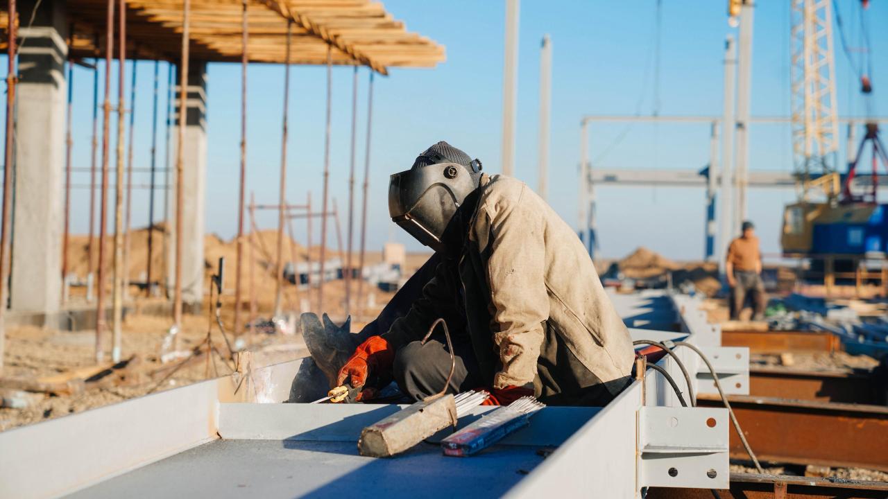 В области активно ведется строительство крупного мясокомбината
