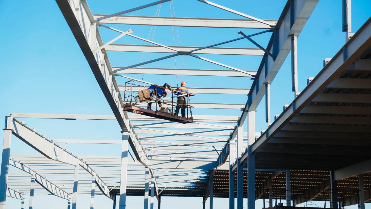 В области активно ведется строительство крупного мясокомбината