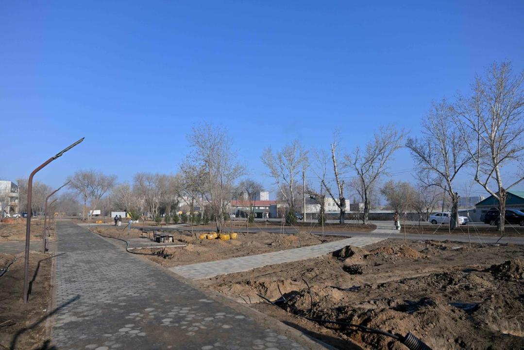 В Семее в микрорайоне «Юность» строится современное общественное пространство