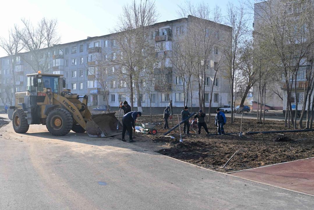 В Семее в микрорайоне «Юность» строится современное общественное пространство