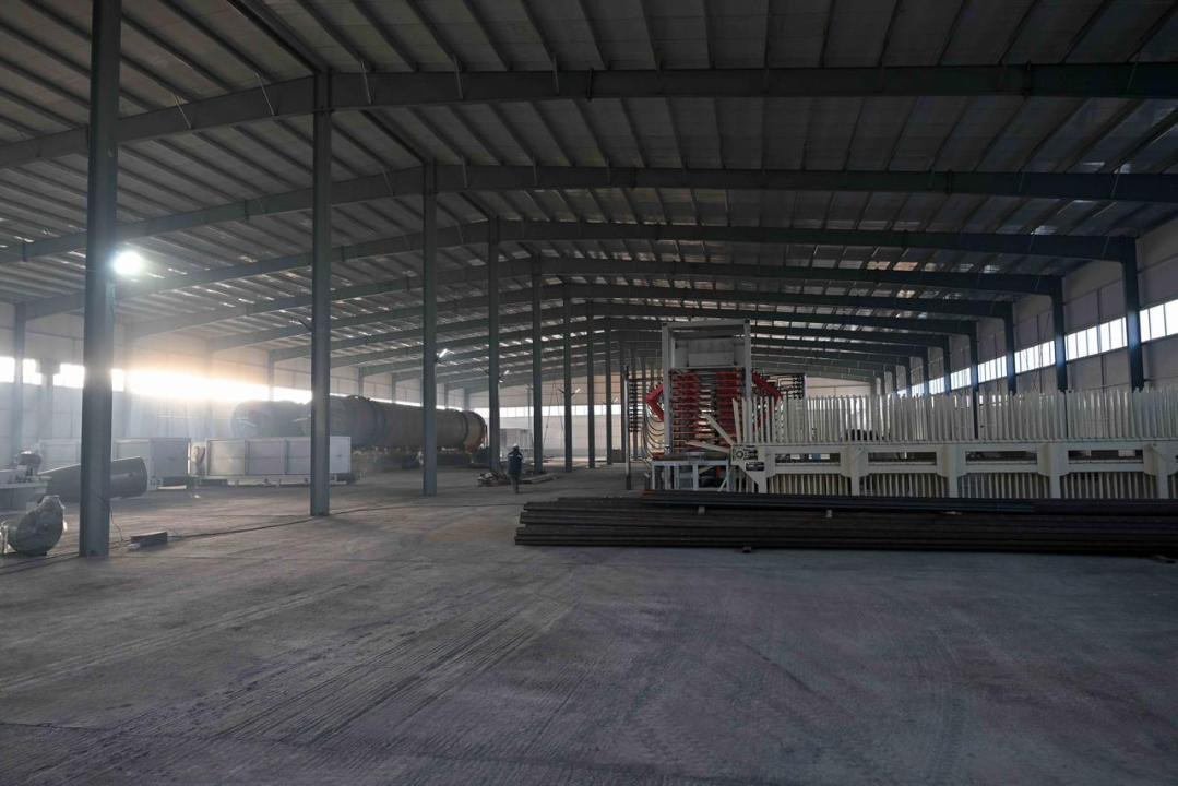 В Семее завершено строительство предприятия по производству OSB-плит и фанеры