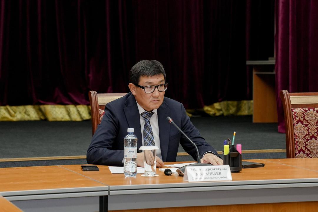 Аким Семея встретился с жителями дачного массива Мурат