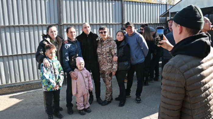 На службу в свой регион отправлены 35 новобранцев