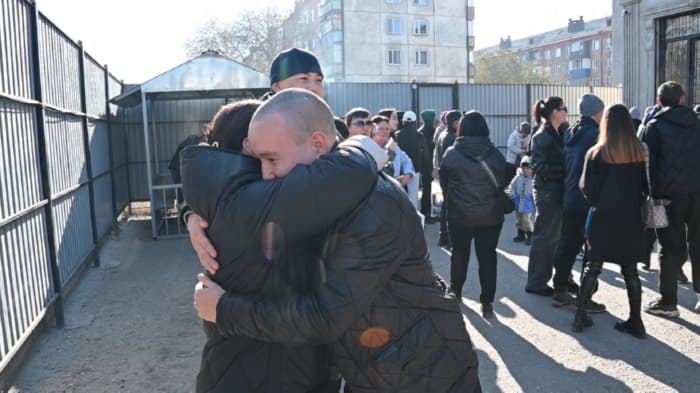 На службу в свой регион отправлены 35 новобранцев