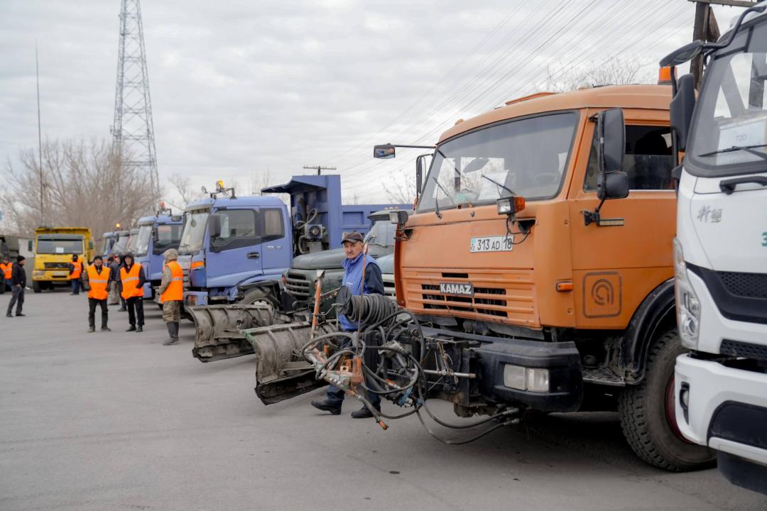 В Семее прошла подготовка специальной техники к зимнему периоду