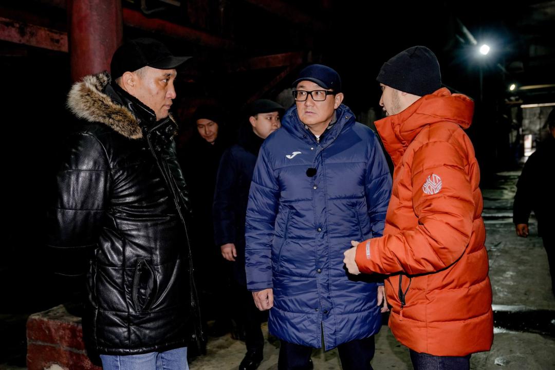 Аким Семея проверил работу тепловых объектов