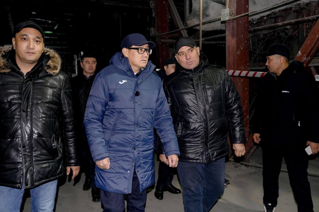 Аким Семея проверил работу тепловых объектов