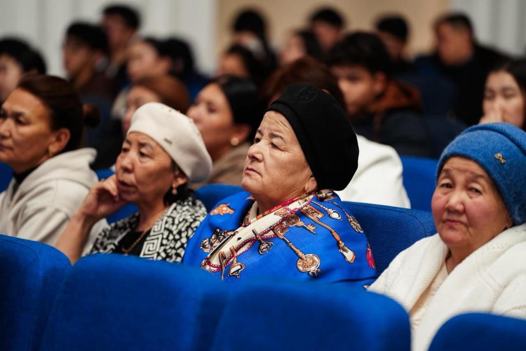 В Семее выступил Шымкентский городской театр эстрады и сатиры