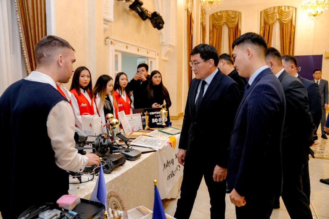 В Семее наградили лучших представителей молодежи