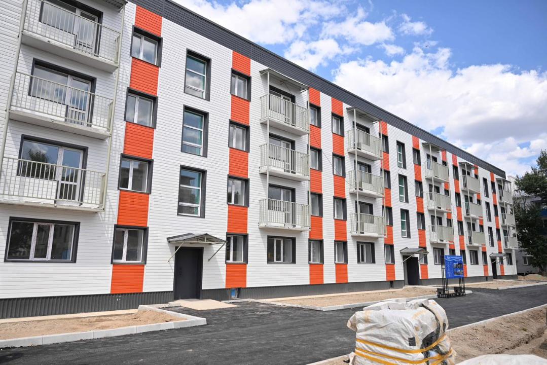 Строительство 35-ти социальных объектов ведётся в области