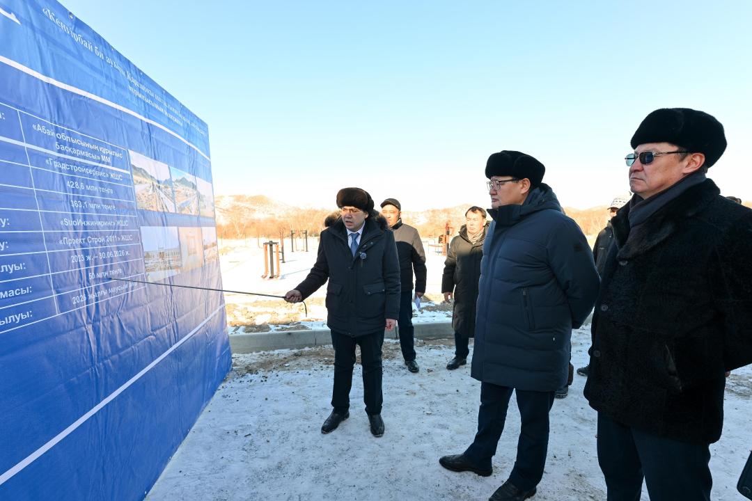 Аким области посетил недостроенные объекты
