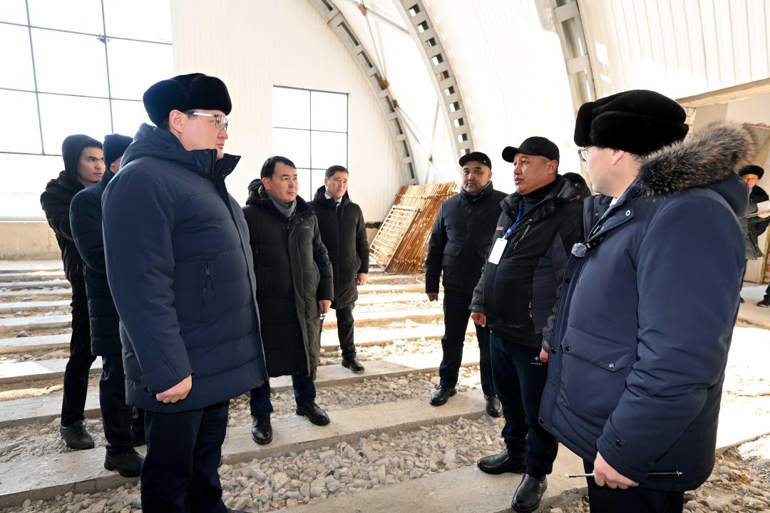 Аким области посетил недостроенные объекты
