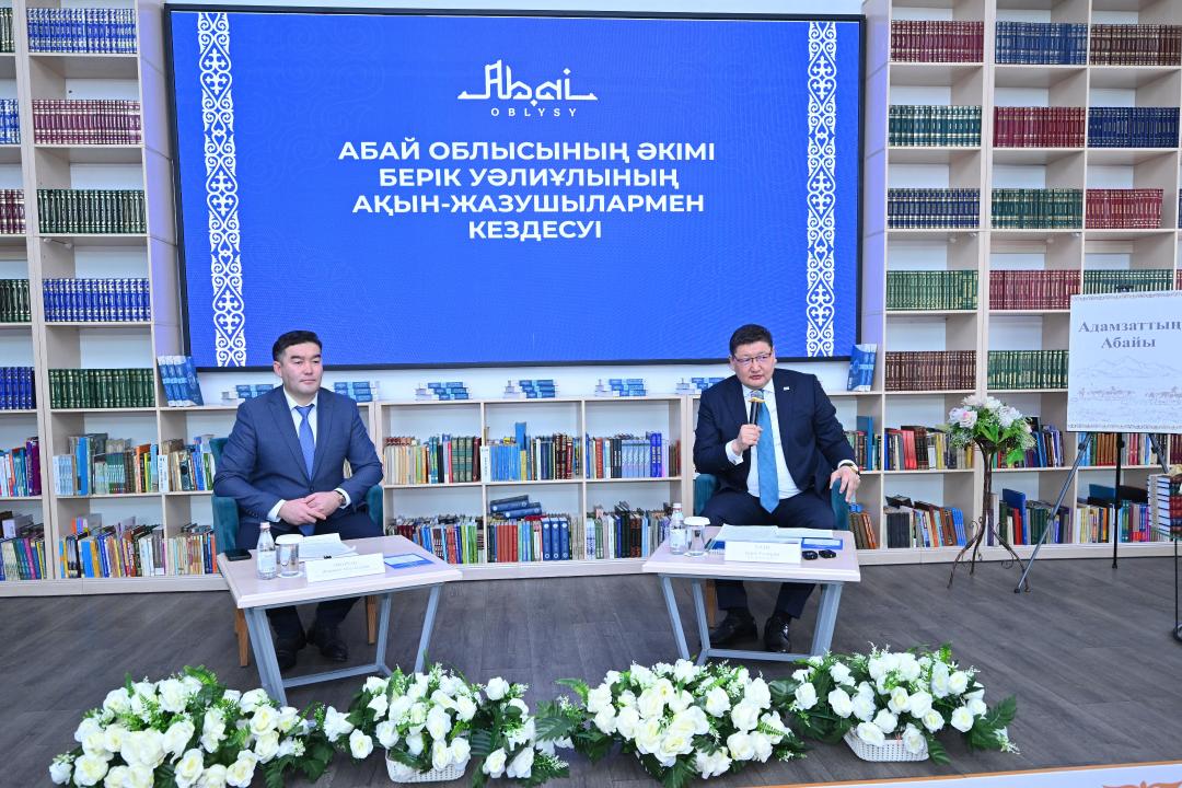 С местными писателями и поэтами встретился аким области