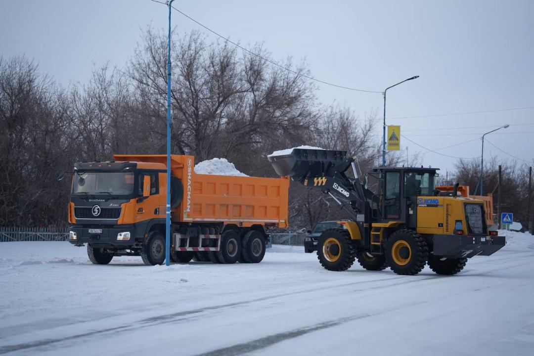 В области на постоянной основе ведётся работы по уборке и вывозке снега