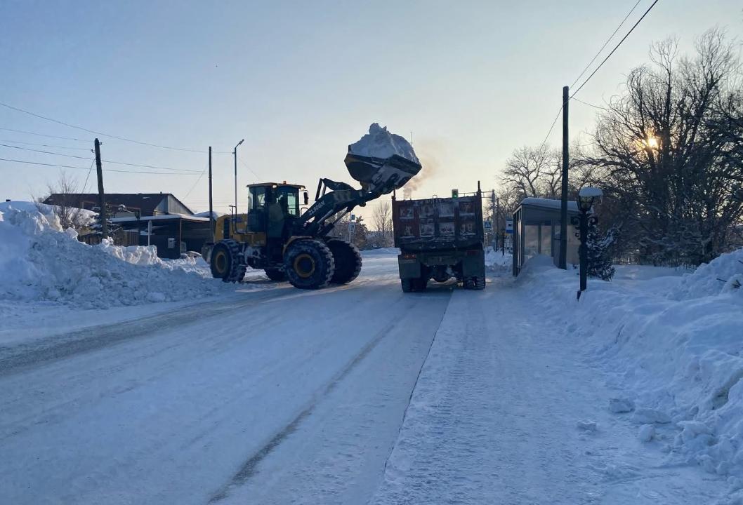 В области на постоянной основе ведётся работы по уборке и вывозке снега