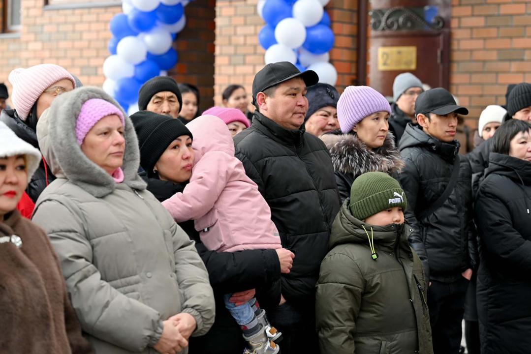 26 семьям вручили ключи от квартир в Семее