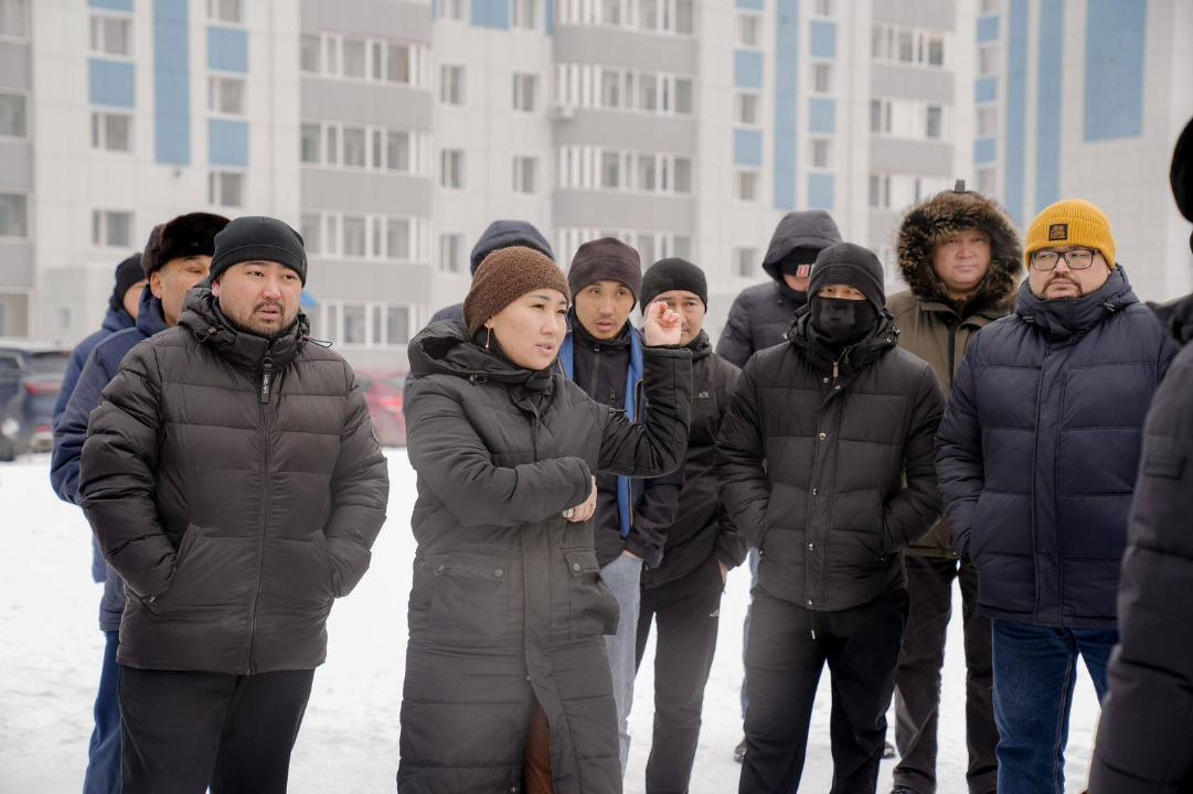Аким Семея провёл встчречу с жителями микрорайона Карагайлы