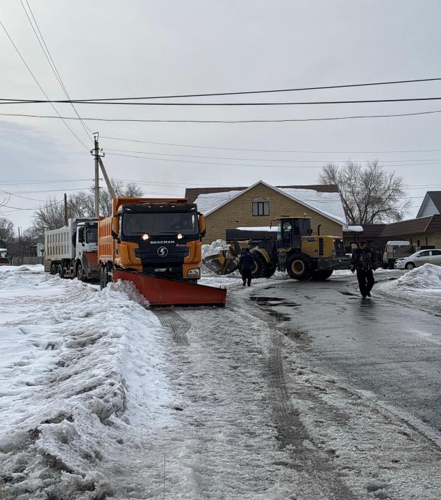 В Семее и области продолжаются работы по вывозу снега и откачке талых вод