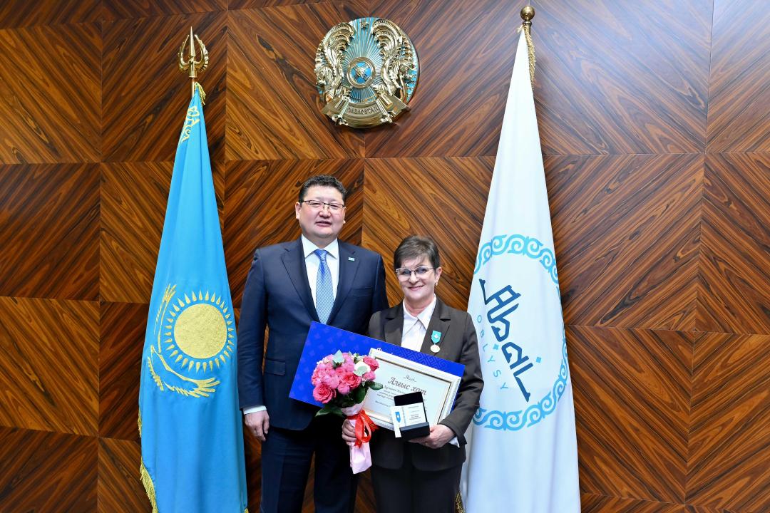 В Семее чествовали чемпионов-конкобежцев