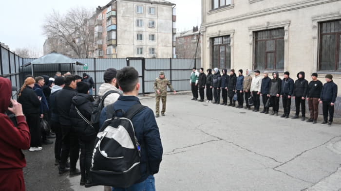 Последняя группа новобранцев весеннего призыва направлены в пограничную службу