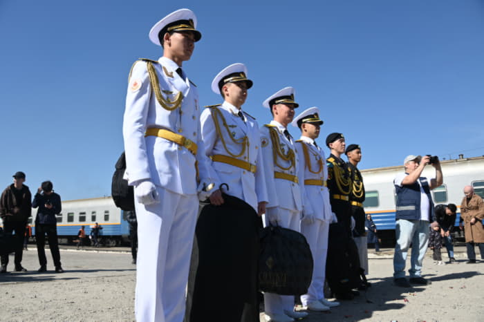 365 дней позади - Семей встретил отслуживших солдат&nbsp;