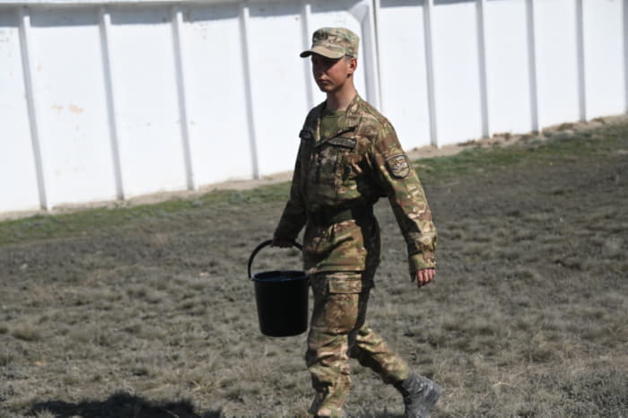 Военнослужащие Абайского гарнизона за &laquo;Таза Қазақстан&raquo;